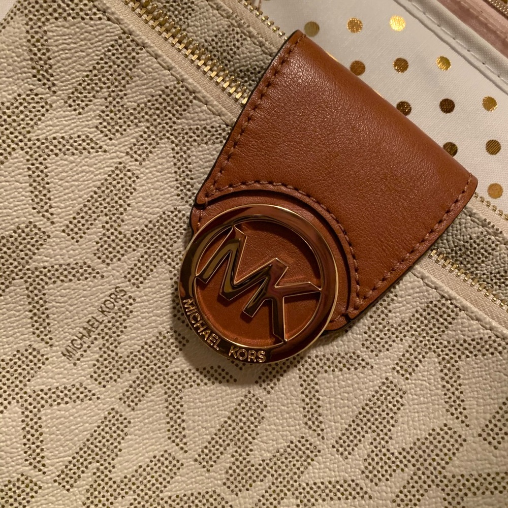 MK CrossBody
